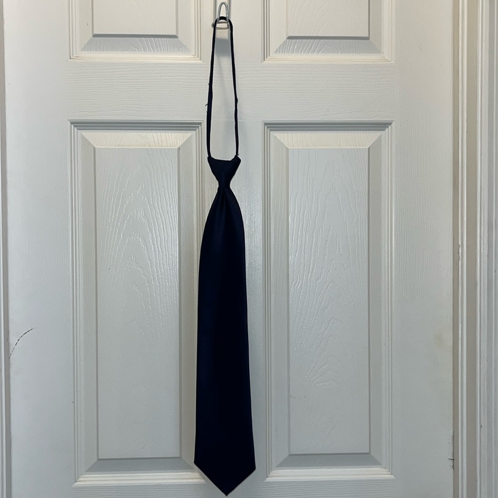 Navy tie self tying